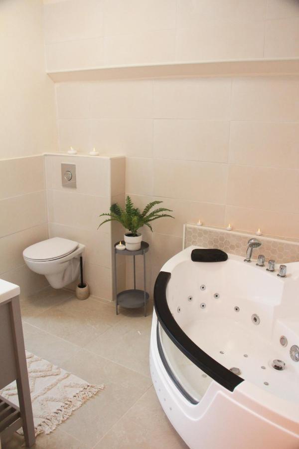 La Bulle Grassoise - Appartement Spacieux Avec Balneo Et Parking กราส ภายนอก รูปภาพ